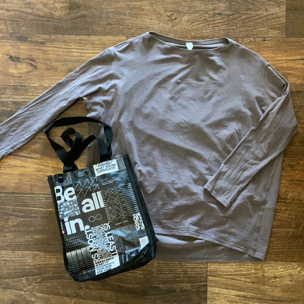 Long Sleeved Lululemon Back in Action Shirt Dusky Lavender